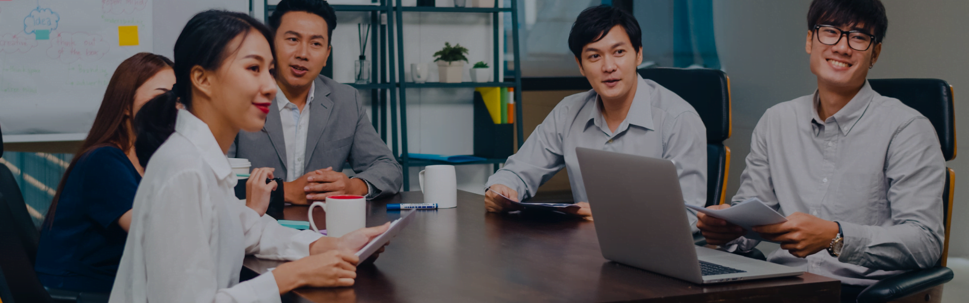 인재DB 화면 비주얼 이미지